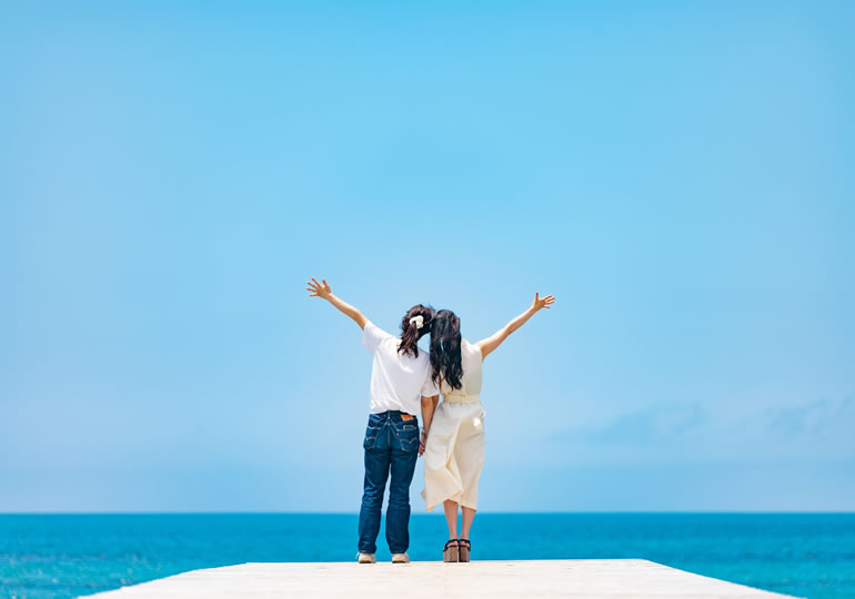 海洋散骨した海を見に来た若い姉妹