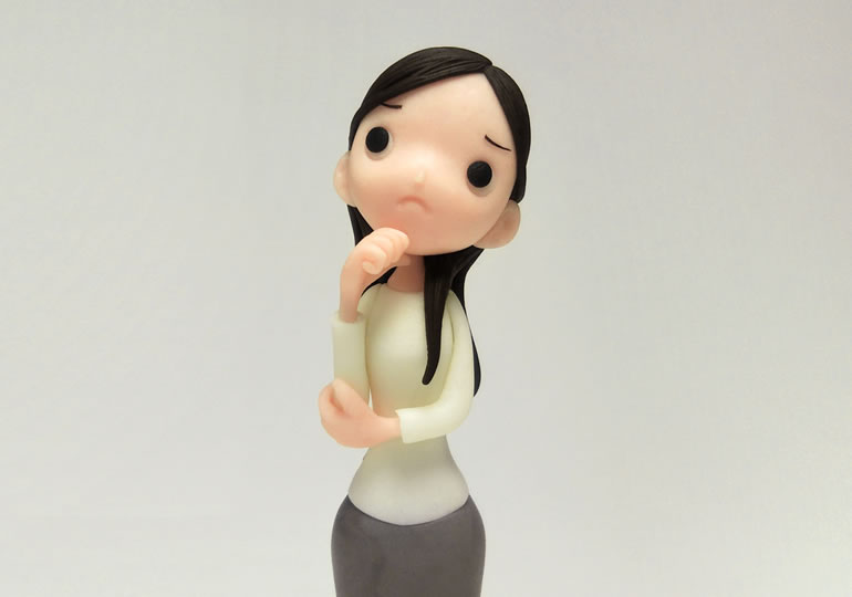 供養のあり方に悩むフィギュア人形