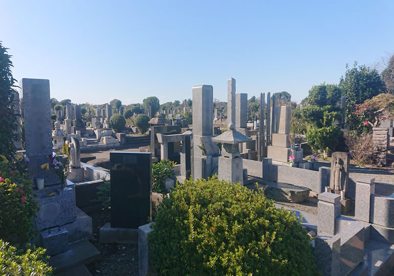 一般的な霊園の風景