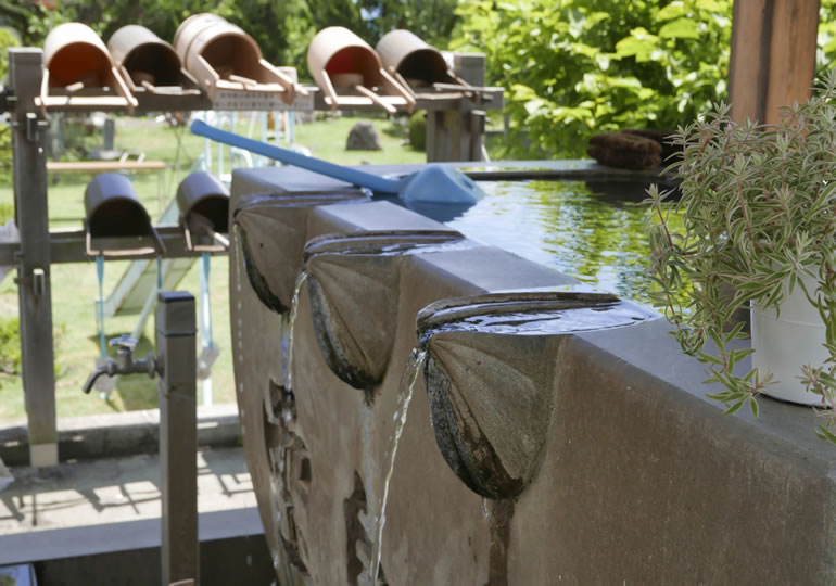 霊園の水くみ場所