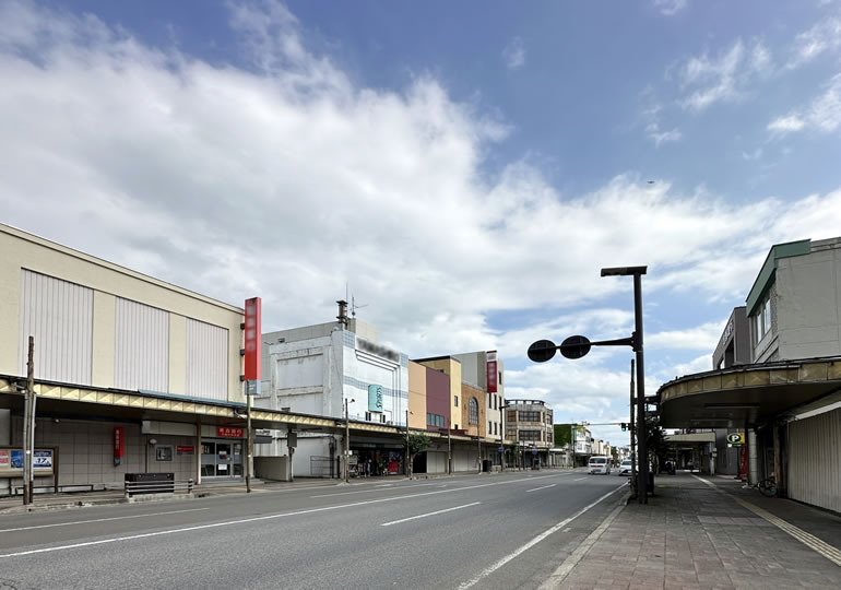 地方の人気がない商店街