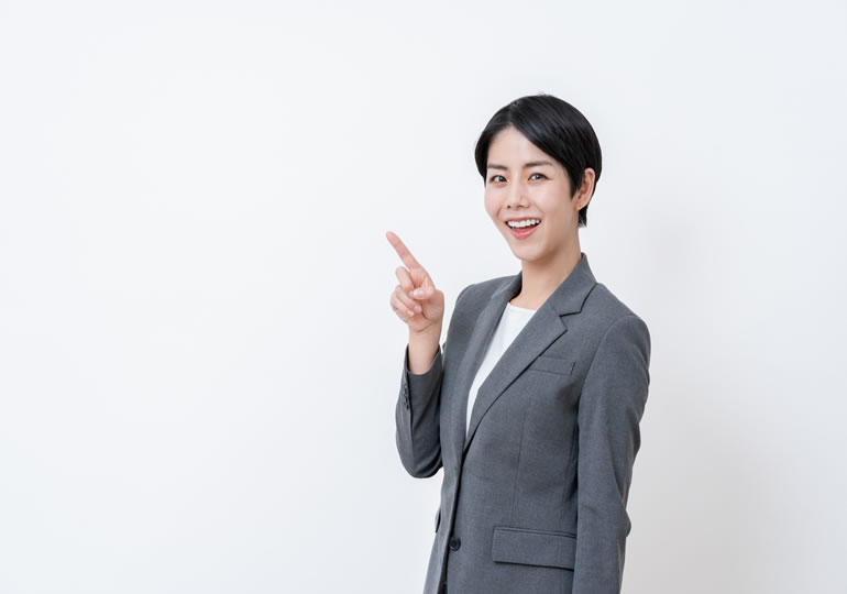 形にこだわらない供養を提案する女性