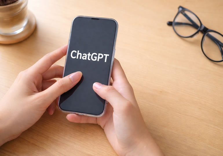 スマートフォンとChatGPTの表示