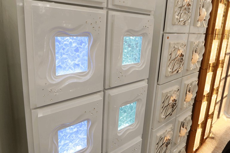 最新の近代的な納骨堂