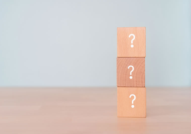 3つの供養方法を解説するボード