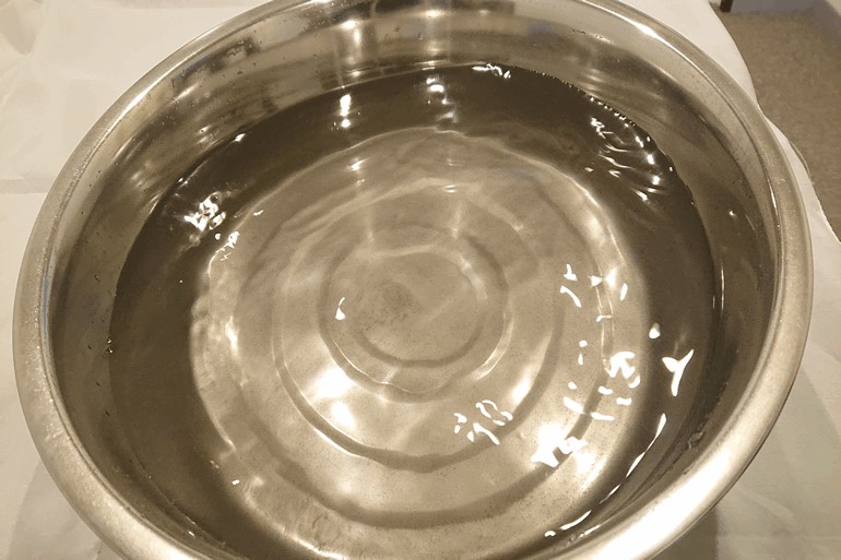 超音波洗浄してきれいになった水