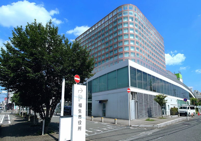 東京都福生市の街並みと自然